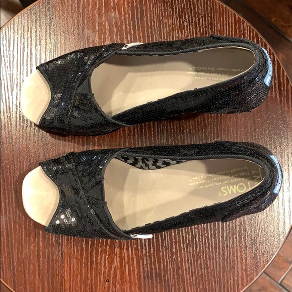TOMS black sequin wedges - Picture 2 of 4